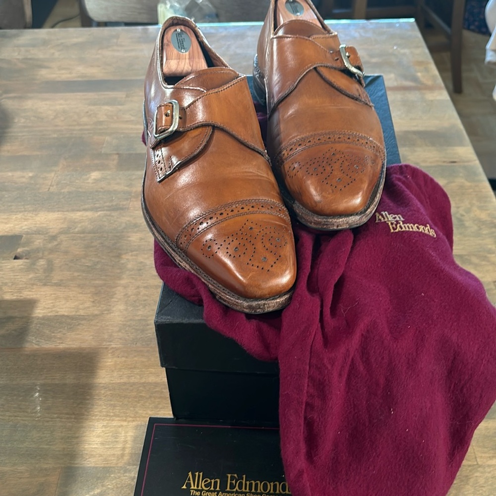 Beautiful monk strap walnut Alllen Edmonds shoes , great life and gently worn